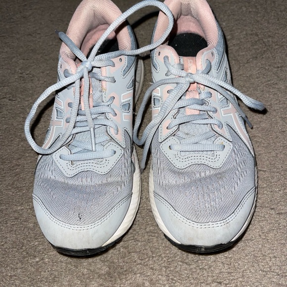 3 pairs of Brooks brand sneakers - Picture 5 of 6